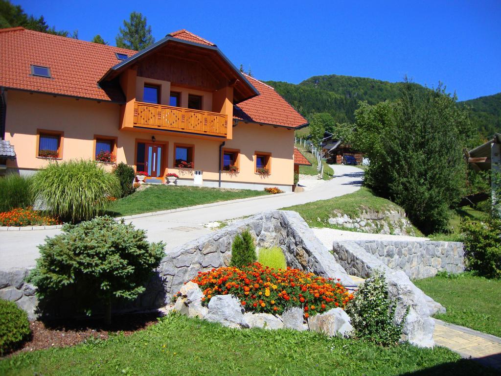 Apartments Trebusak Laze v Tuhinju Dış mekan fotoğraf
